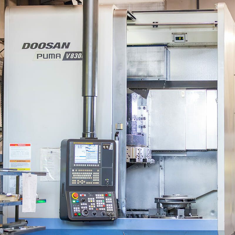 tornio-verticale-doosan-v8300